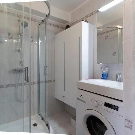 1 Bedroom Apartment For 4 アパート